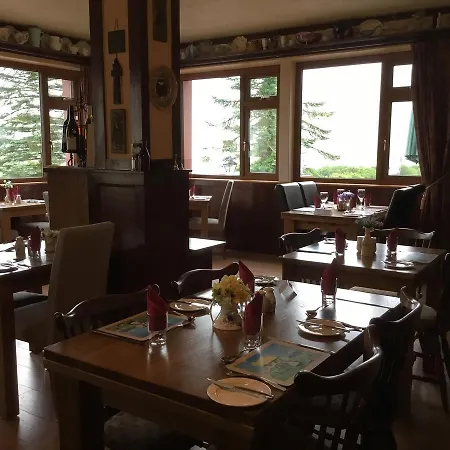 Hotell Kylemore Pass 3*